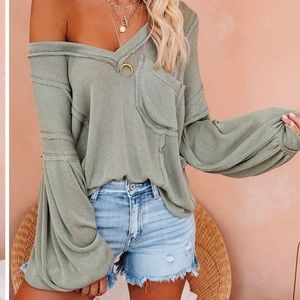 V neck knit pocket top